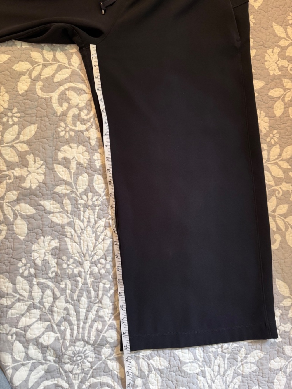 Lululemon On the Fly Wide Leg Black Pant - Picture 3 of 6